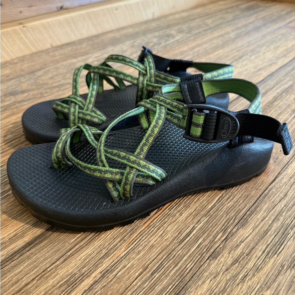 Chaco women’s  Green and Black Sandals - Picture 5 of 12